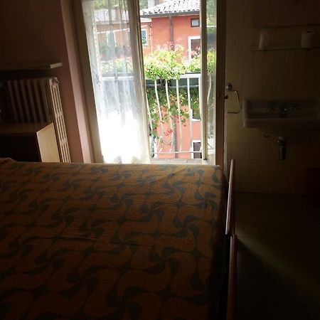 Albergo Alla Rocca Garda  Buitenkant foto