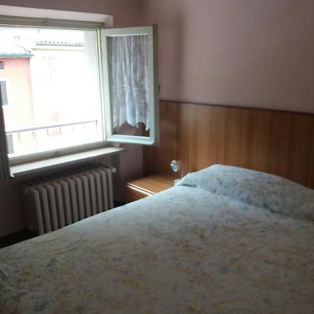 Albergo Alla Rocca Garda  Buitenkant foto