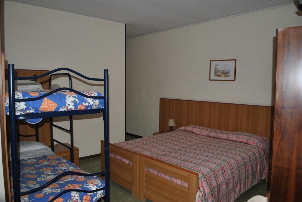 Albergo Alla Rocca Garda  Kamer foto